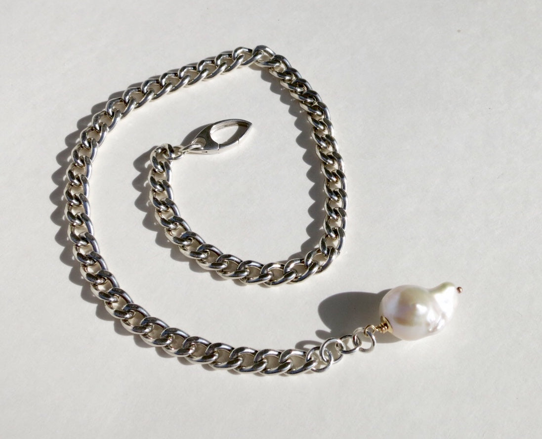 Sterling silver curb chain bracelet with pearl - Sacred Birch